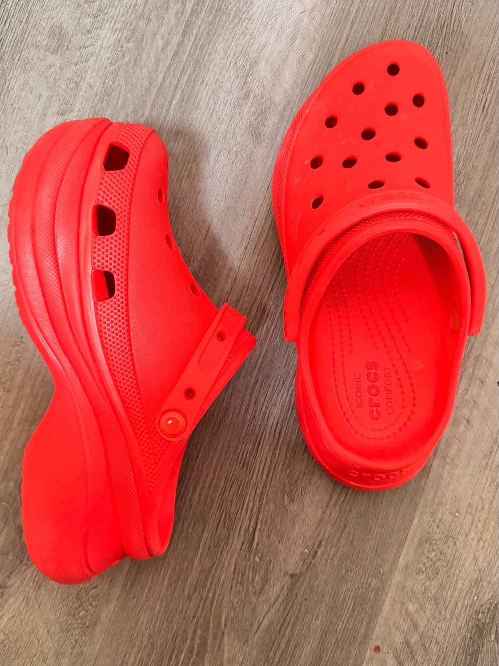 Crocs Classic Clog Platform Womenâs Shoes in Red